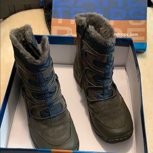 BareTraps winter boots
